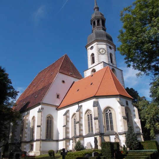 Einzeldenkmale der Sachgesamtheit Ev. Stadtkirche Strehla und Kirchhof Strehla: Kirche , Leichenhalle auf der Friedhofserweiterung, 22 Grabmale, eine Grabanlage, Denkmal für die Gefallenen des deutsch-französischen Krieges und Krie