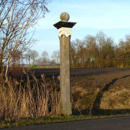 Voormalige grenspaal gemeenten Leens-Ulrum