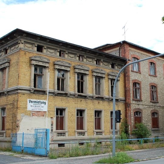 Albert-Schweitzer-Straße 1