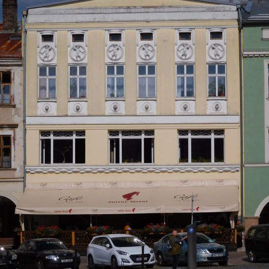 Krakonošovo náměstí 129