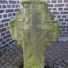 Grabkreuz Kirchplatz 1