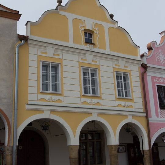 Náměstí Zachariáše z Hradce 18