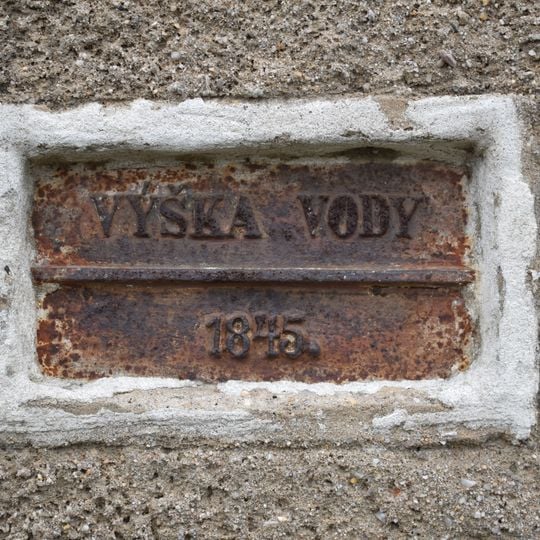 Pamětní cedulka povodně 1845 na domě Luční 36 v Plzni