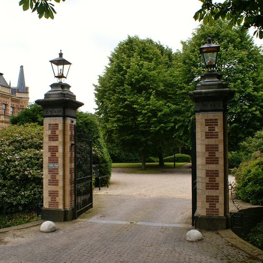 Zwaanwijck: toegangshek