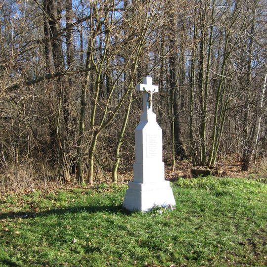 Pamětní kříž na pravém břehu Labe u ústí Skupice