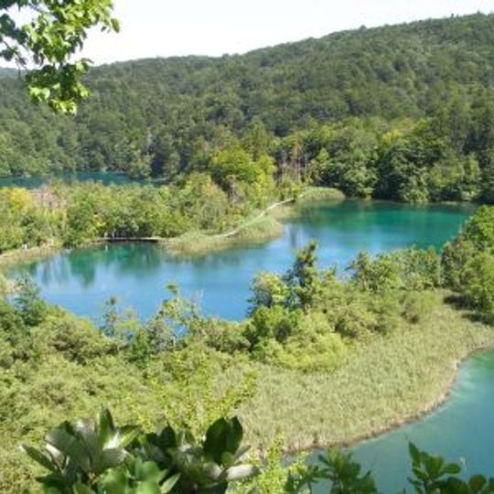 Veliko jezero