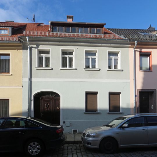 Wohnhaus in geschlossener Bebauung Hoyerswerdaer Straße 17
