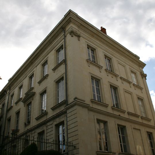 Hôtel de Flore, 14 rue Chevreul, 80-80bis rue du Mail