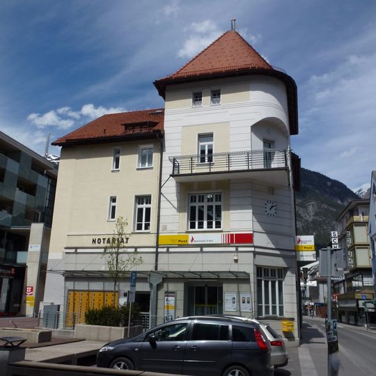 Postamt, Fassade und Stiegenhaus