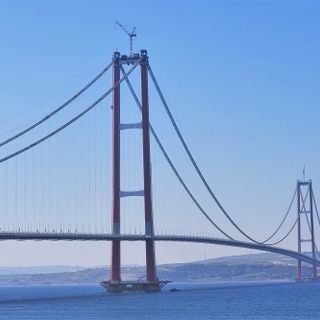 Pont du détroit des Dardanelles