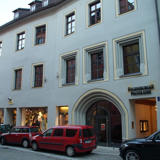 Wohn- und Geschäftshaus