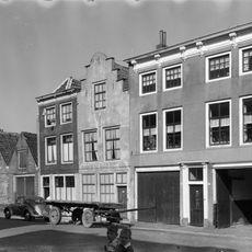 Huis met rechte gevel