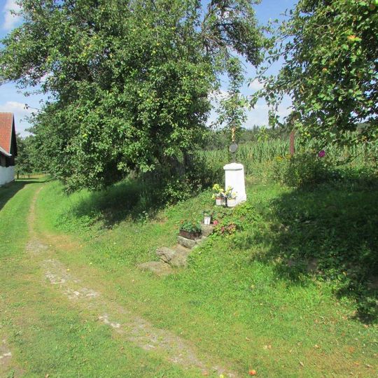 Kříž u čp.19 v místní části Kamenicko