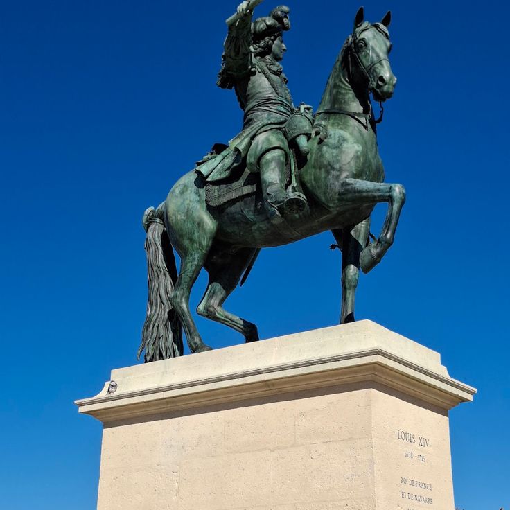 Equestrian statue of Louis XIV