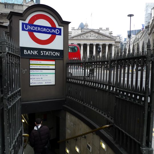 Bank and Monument stations
