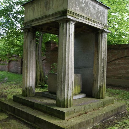 Mauzoleum Fausta Socyna w Lusławicach