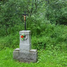 Kříž u vjezdu do Nových Mitrovic od severu