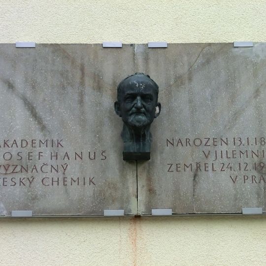 Pamětní deska J. Hanuše