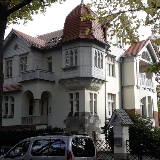 Wohnhaus Knesebeckstraße 1 Prinz-Handjery-Straße 17