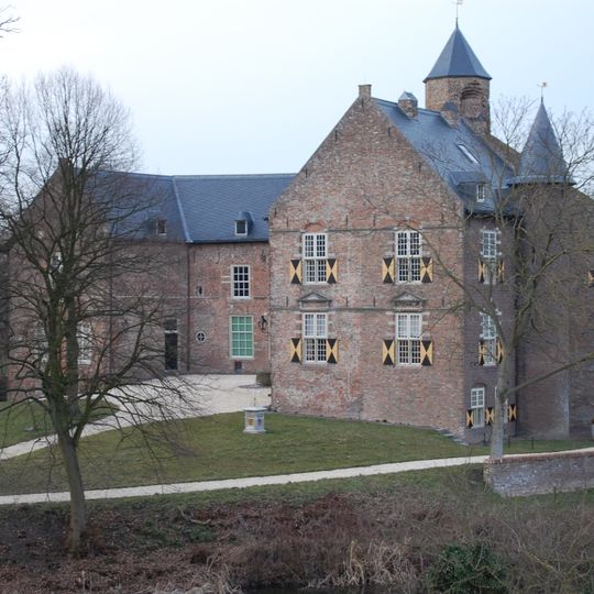 Waardenburg: hoofdgebouw