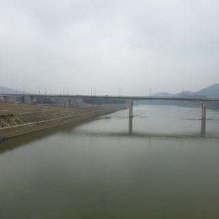 Pho Lu Bridge