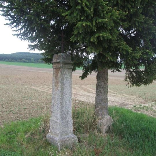 Kříž severovýchodně od Nedanic