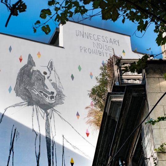 Le grand loup qui porte le mouton - De grote wolf die het schaap draagt