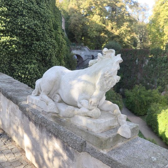 Socha koně vpravo na mostě zámku v Náměšti nad Oslavou