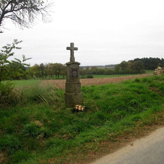 Kříž západně od Zahorčiček