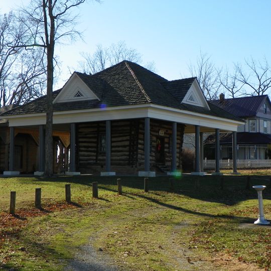 Concordia Log Cabin College
