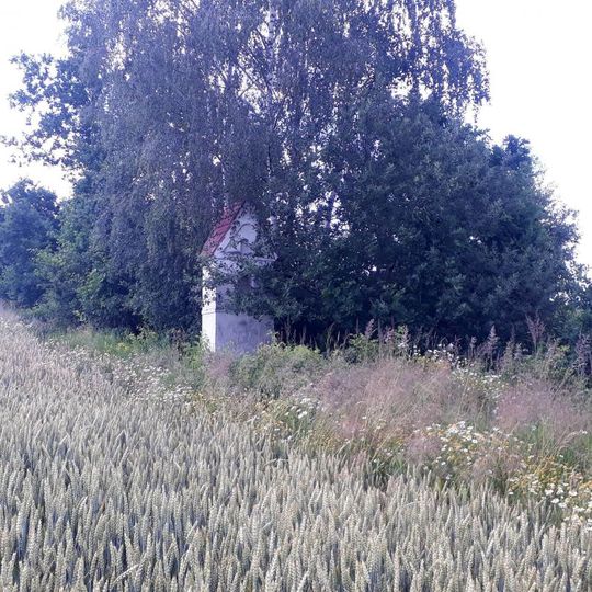 Kaplička západně od Dynína