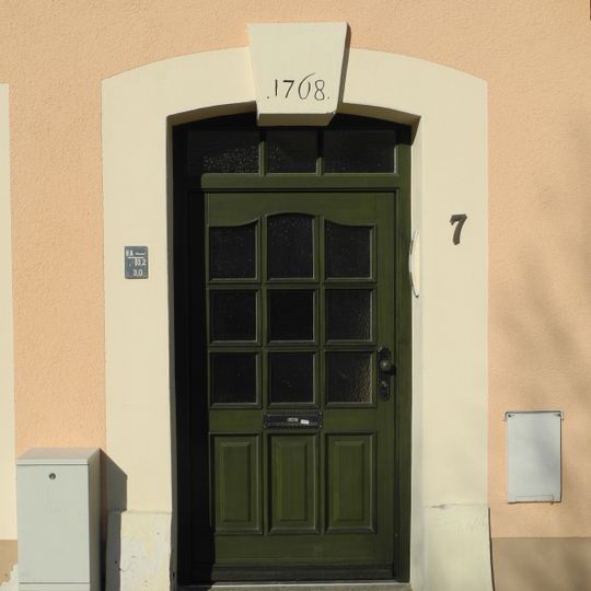 Sandstein-Türstock mit Schlussstein Markt 7