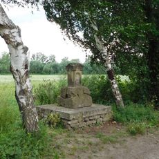 Kříž jižně od Zvole u polní cesty