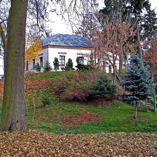 Palace in Tarnów Jezierny