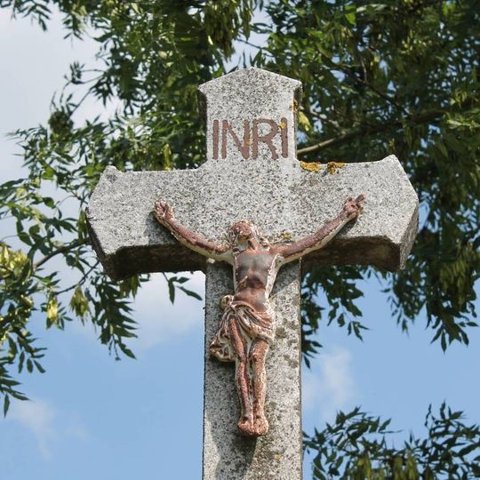 Kříž u Habartic vedle silnice