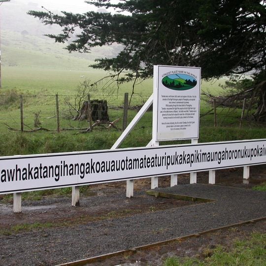 Taumatawhakatangihangakōauauotamateapōkaiwhenuakitānatahu