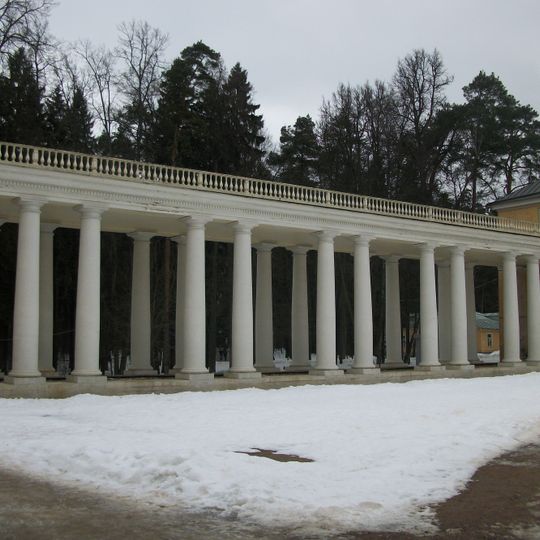 Front yard's galleries