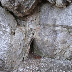 Vaskapui Small rockgate SW Cave