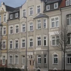 Mietshaus in geschlossener Bebauung Neefestraße 72