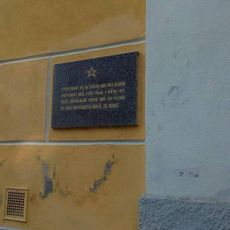 Pamětní deska partyzánského oddílu v Černovicích