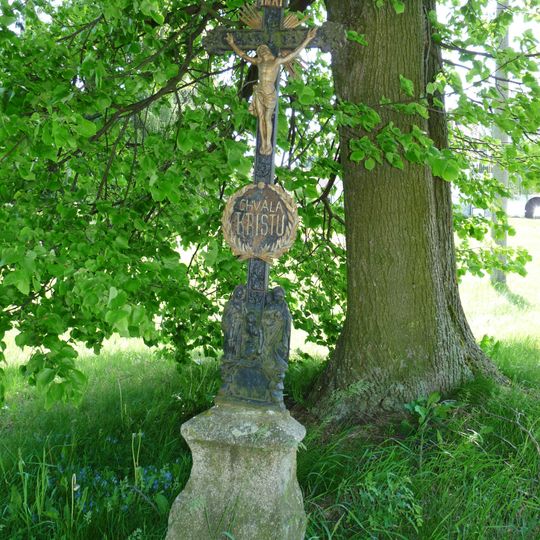 Kříž v Předboři u kaple