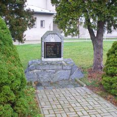 Pomník padlým v květnu 1945 na návsi v Hřivicích