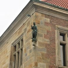 Socha svatého Václava na rohu Boleslavské třídy a Náměstí Přemyslovců v Nymburku