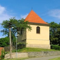 Zvonice u hřbitova ve Sluhách