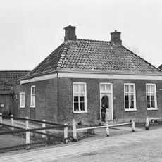 Pand zonder verdieping onder schilddak