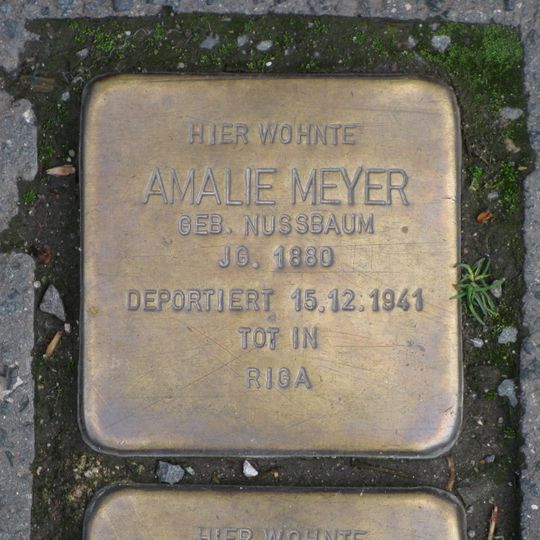 Stolperstein en memoria de Amalie Meyer