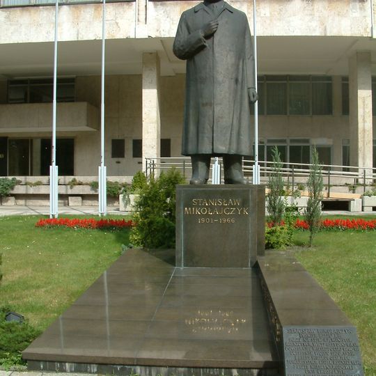 Pomnik Stanisława Mikołajczyka w Poznaniu