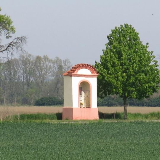Kaplička u polní cesty západně od Jizerního Vtelna