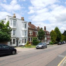 9 And 10, Mansion Row