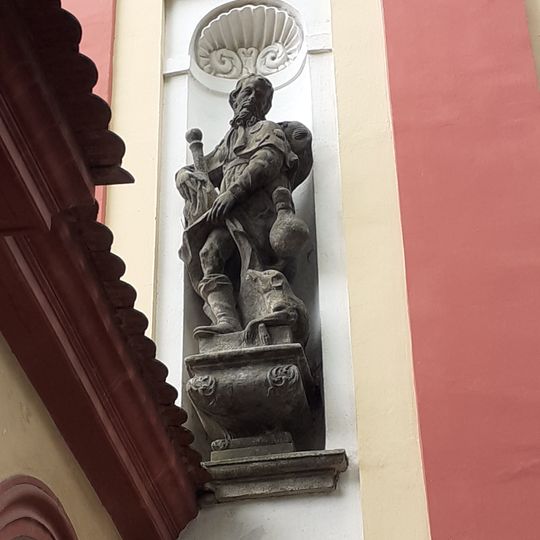 Socha svatého Rocha v pravém předním výklenku kostela svatého Václava v Budyni nad Ohří